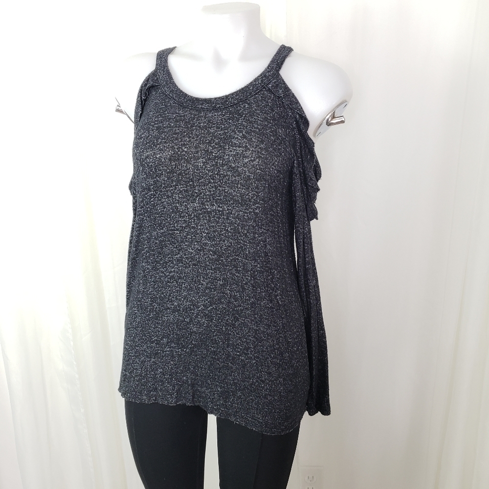AEO Soft & Sexy gray cold shoulder top long sleeve plushy ruffle